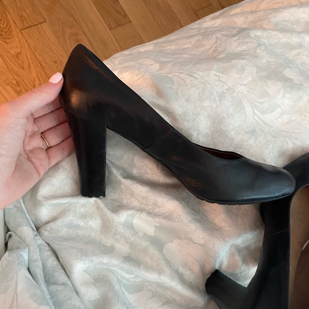Size 9.5 Pedro Miralles pumps black (extremely comfortable) (good condition)
